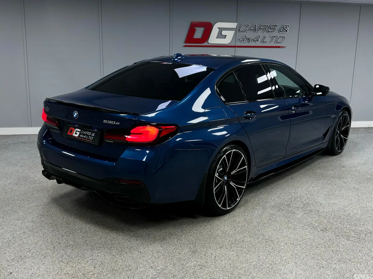 BMW 5-Series Saloon, Petrol Plug-in Hybrid, 2022, Blue