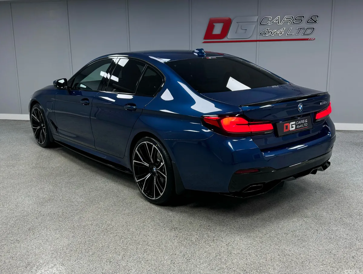 BMW 5-Series Saloon, Petrol Plug-in Hybrid, 2022, Blue