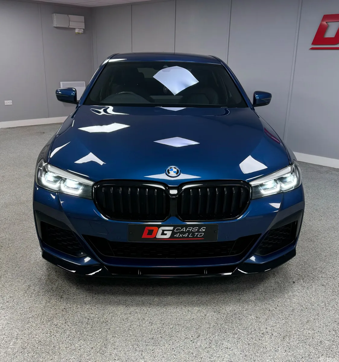 BMW 5-Series Saloon, Petrol Plug-in Hybrid, 2022, Blue