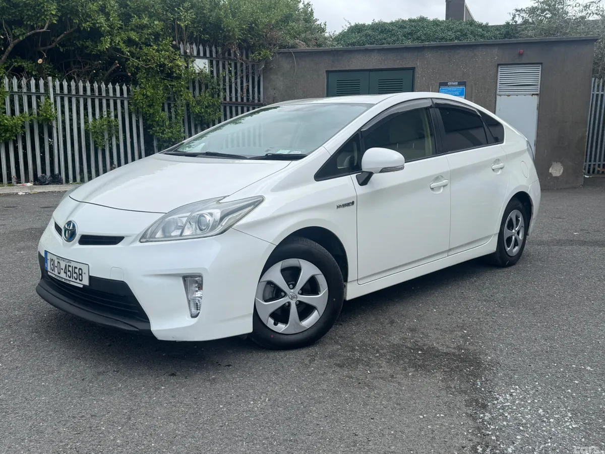 Toyota Prius Hatchback, Petrol Hybrid, 2013, White