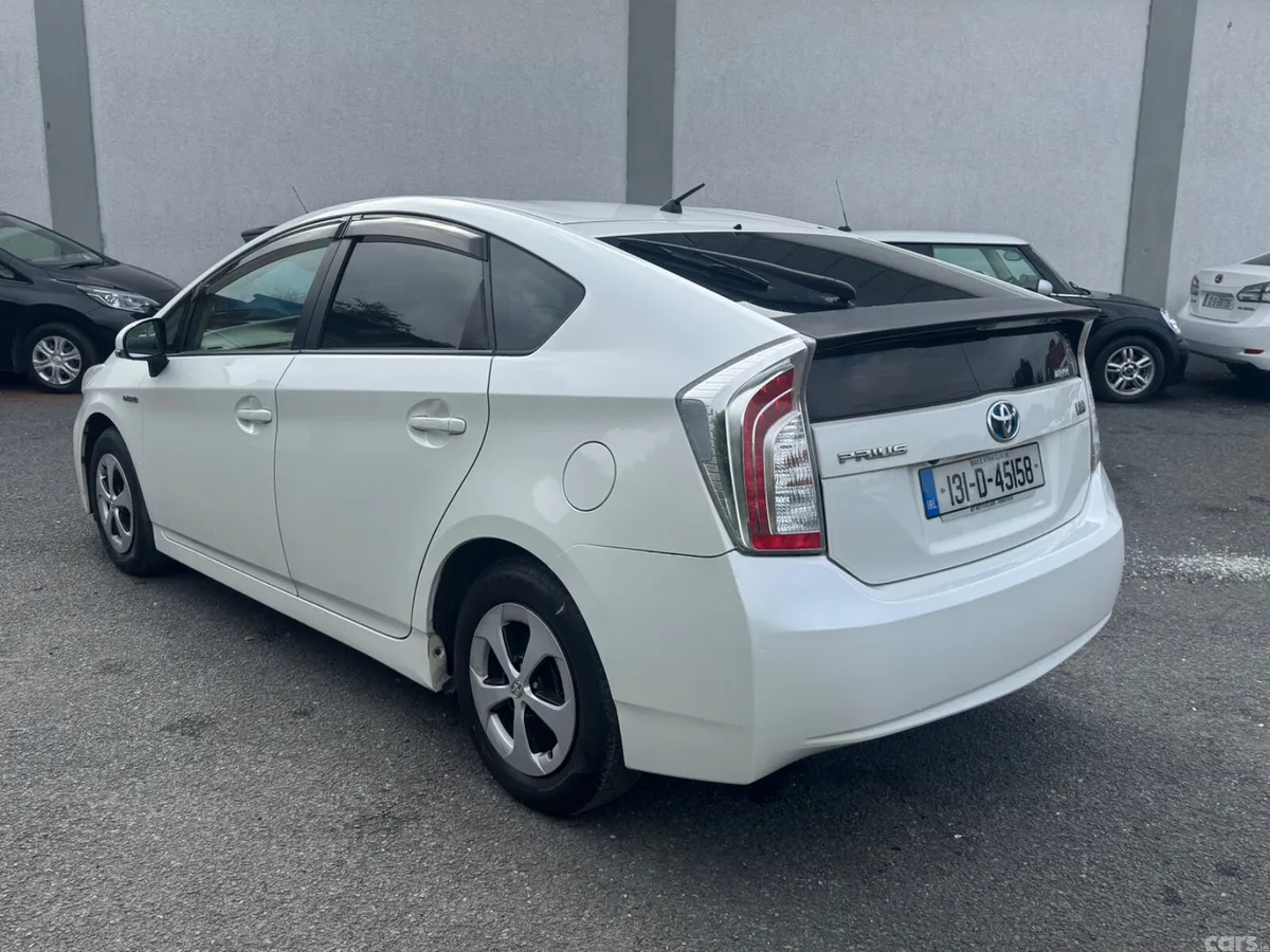 Toyota Prius Hatchback, Petrol Hybrid, 2013, White