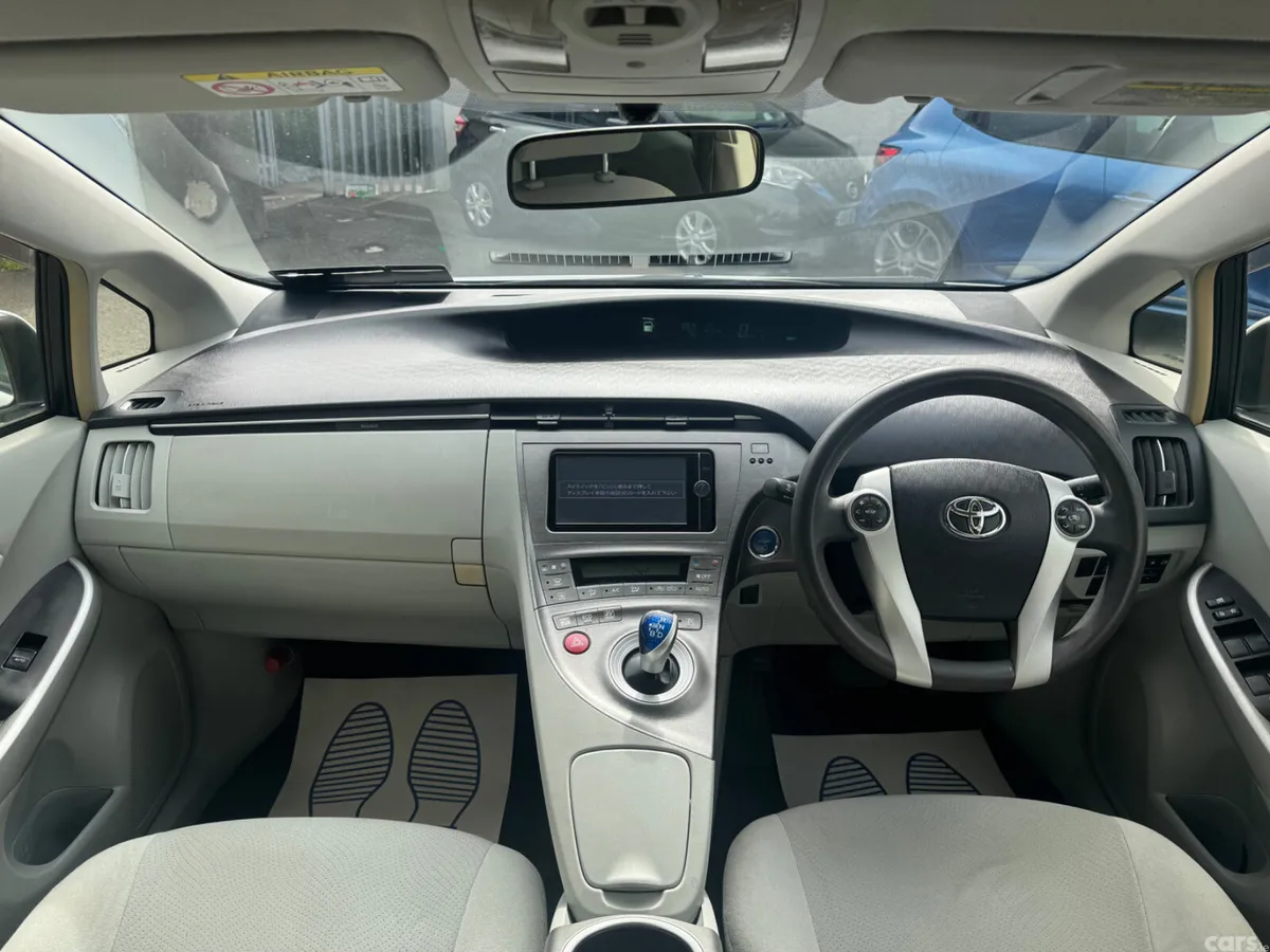 Toyota Prius Hatchback, Petrol Hybrid, 2013, White