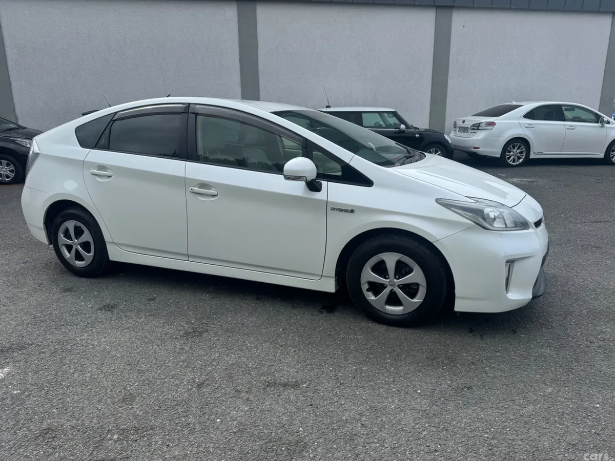 Toyota Prius Hatchback, Petrol Hybrid, 2013, White