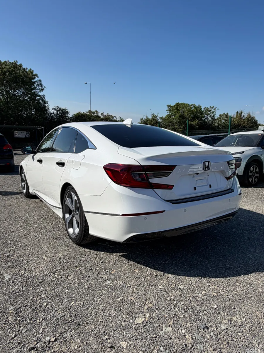 Honda Accord Saloon, Petrol Hybrid, 2021, White