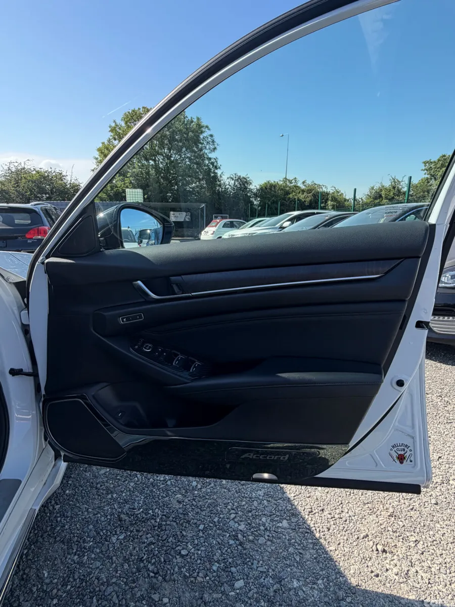 Honda Accord Saloon, Petrol Hybrid, 2021, White