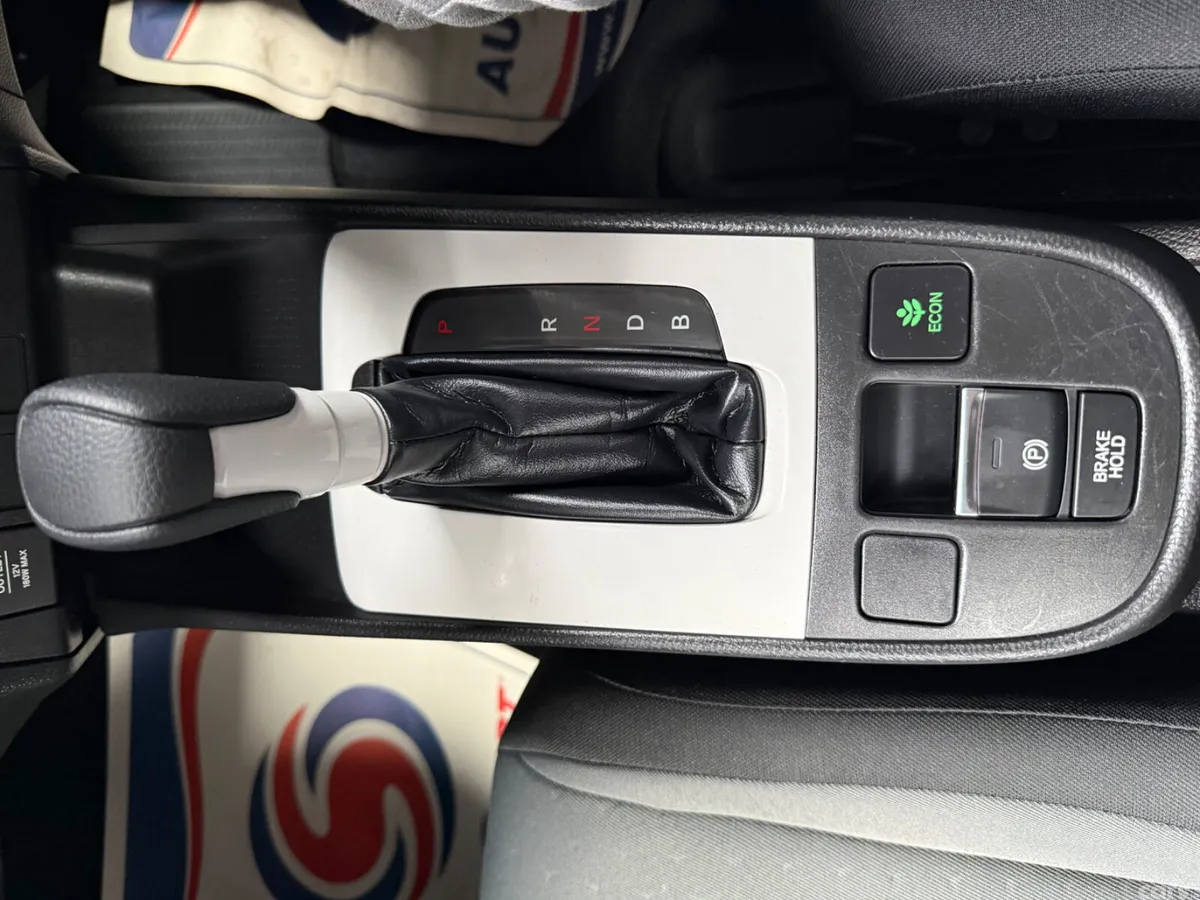 Honda Jazz Hatchback, Petrol Hybrid, 2020, Silver