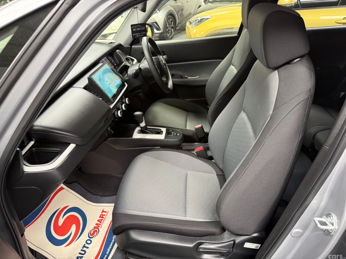 Honda Jazz Hatchback, Petrol Hybrid, 2020, Silver