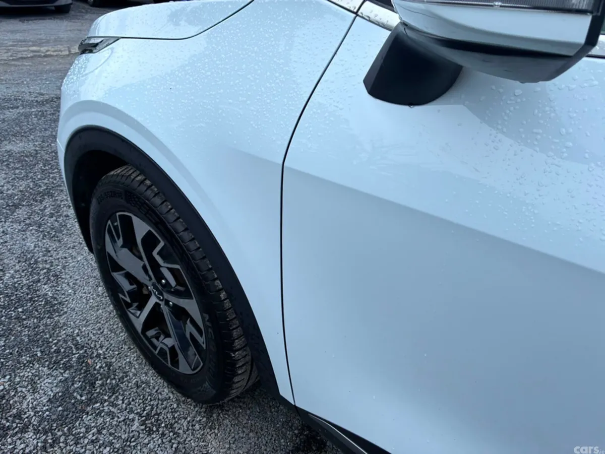 Kia Sportage MPV, Diesel Hybrid, 2023, White