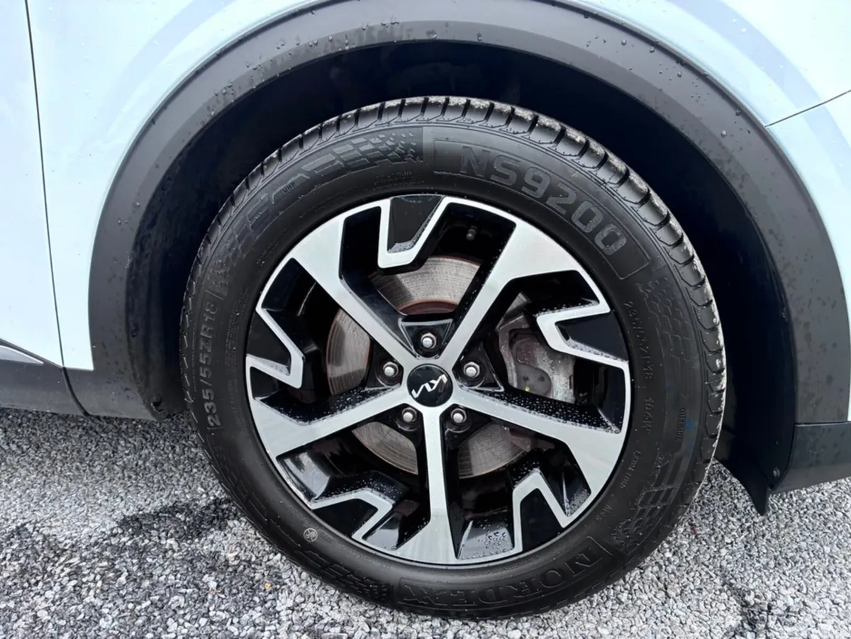 Kia Sportage MPV, Diesel Hybrid, 2023, White