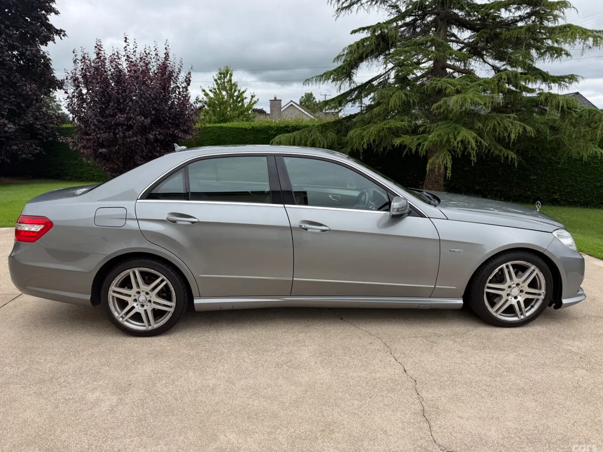 Mercedes-Benz E-Class Saloon, Diesel, 2009, Silver