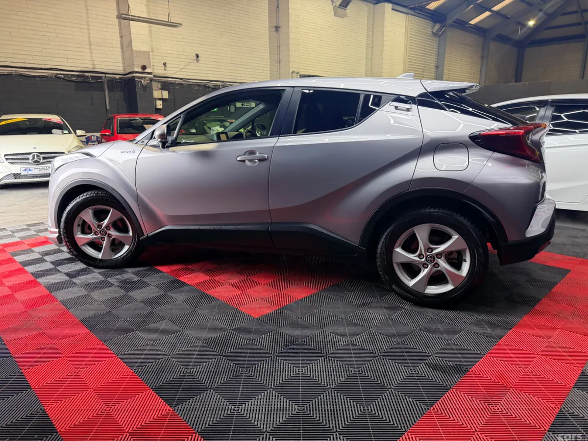 Toyota C-HR SUV, Petrol Hybrid, 2018, Silver