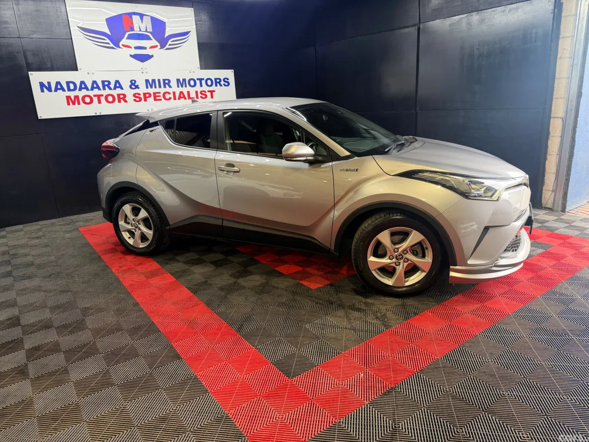 Toyota C-HR SUV, Petrol Hybrid, 2018, Silver