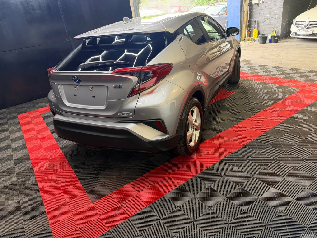 Toyota C-HR SUV, Petrol Hybrid, 2018, Silver