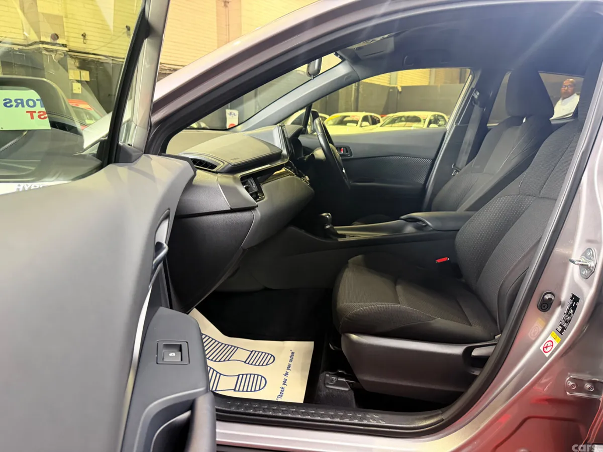 Toyota C-HR SUV, Petrol Hybrid, 2018, Silver