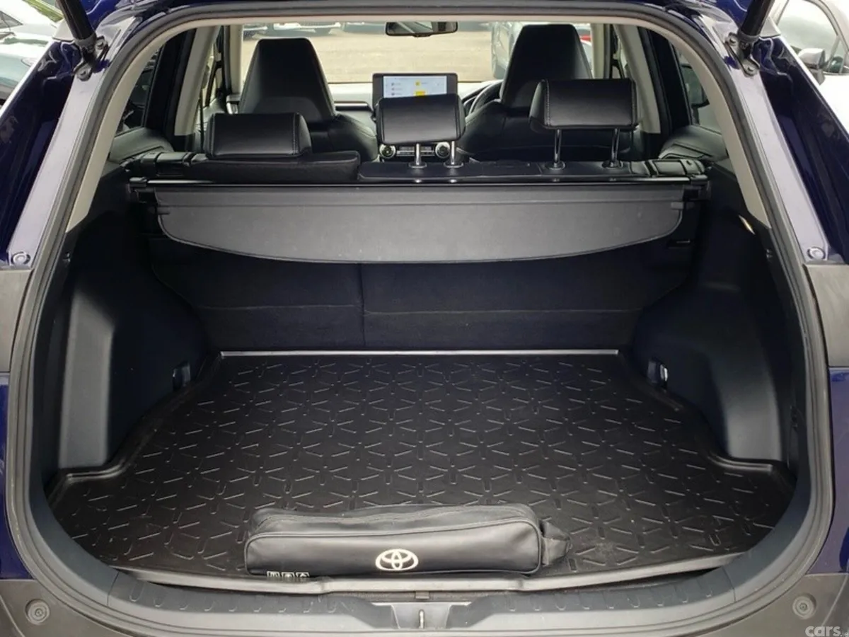 Toyota RAV4 SUV, Petrol Hybrid, 2023, Blue