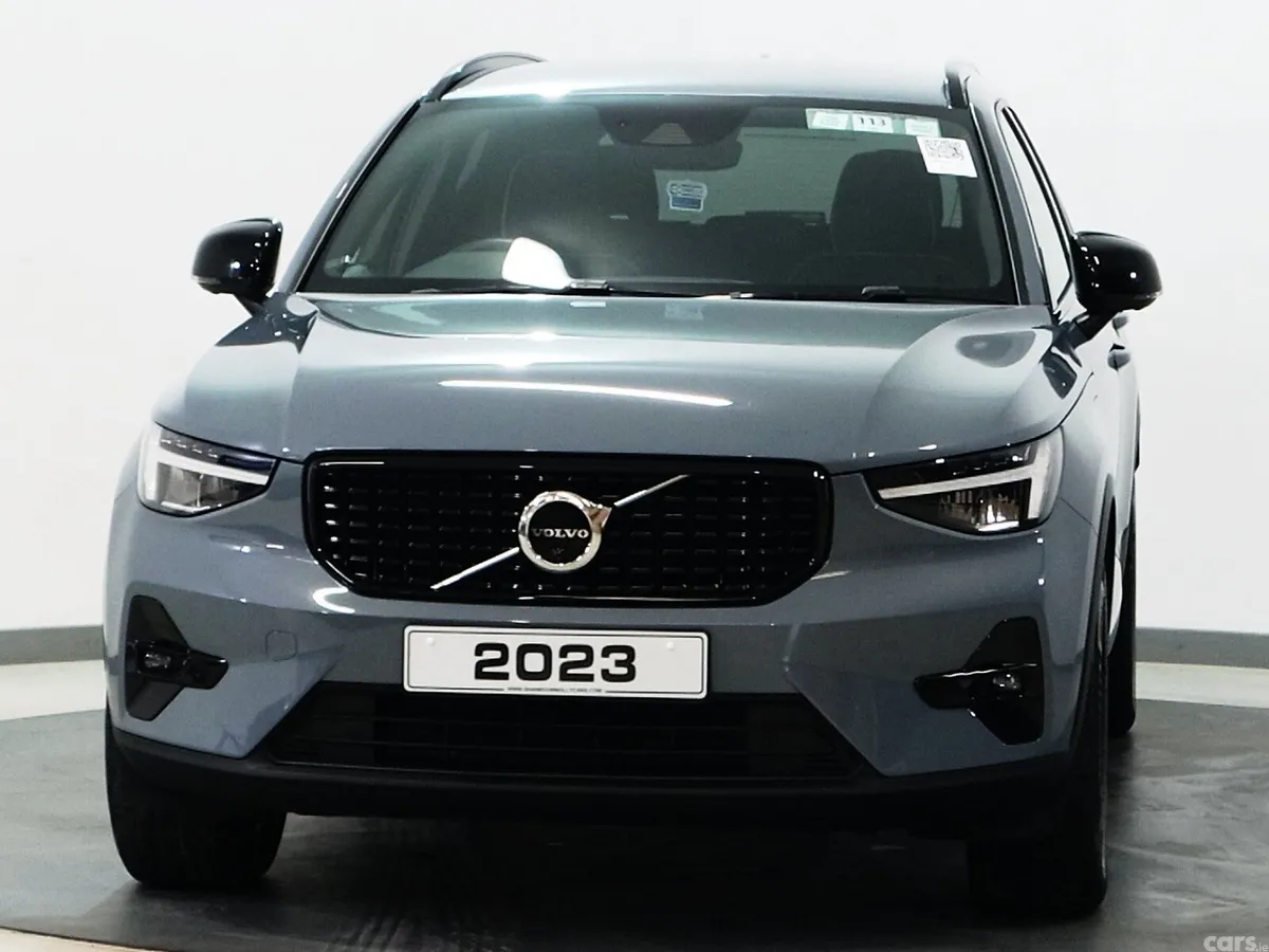 Volvo XC40 SUV, Petrol Hybrid, 2023, Grey