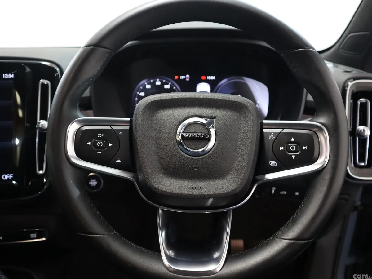 Volvo XC40 SUV, Petrol Hybrid, 2023, Grey