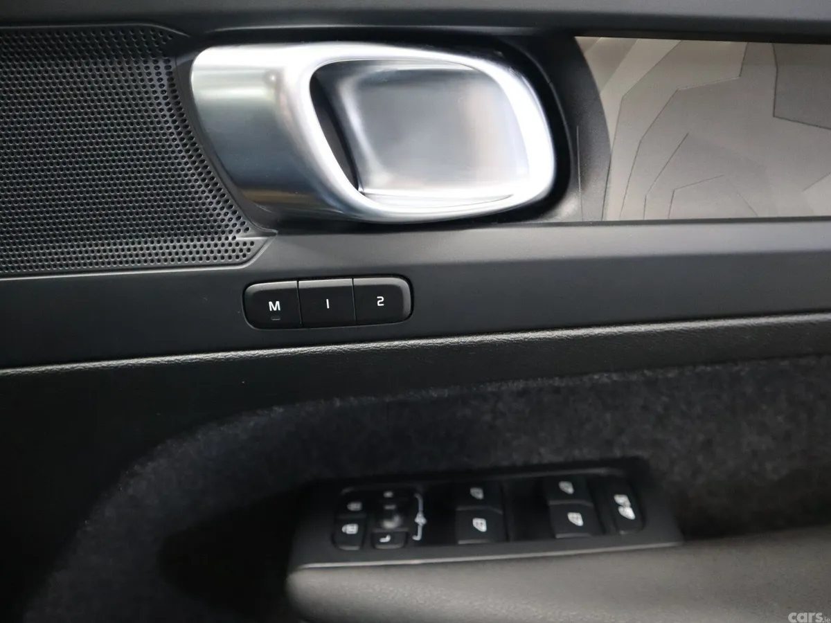Volvo XC40 SUV, Petrol Hybrid, 2023, Grey