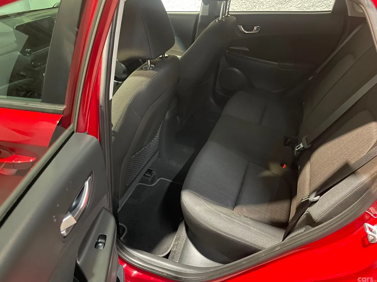 Hyundai KONA MPV, Diesel, 2021, Red