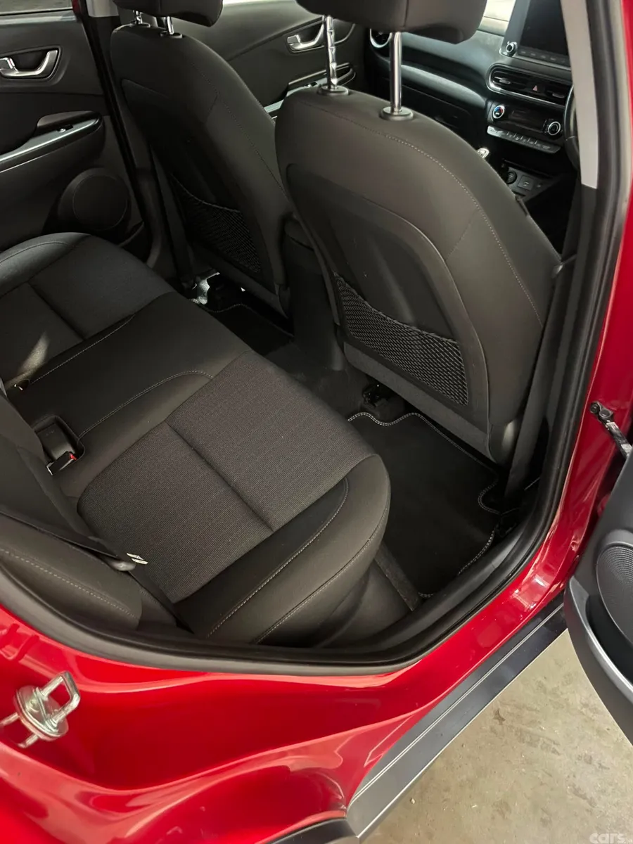 Hyundai KONA MPV, Diesel, 2021, Red
