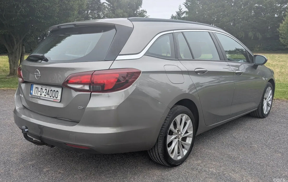 Opel Astra Estate, Diesel, 2017, Brown