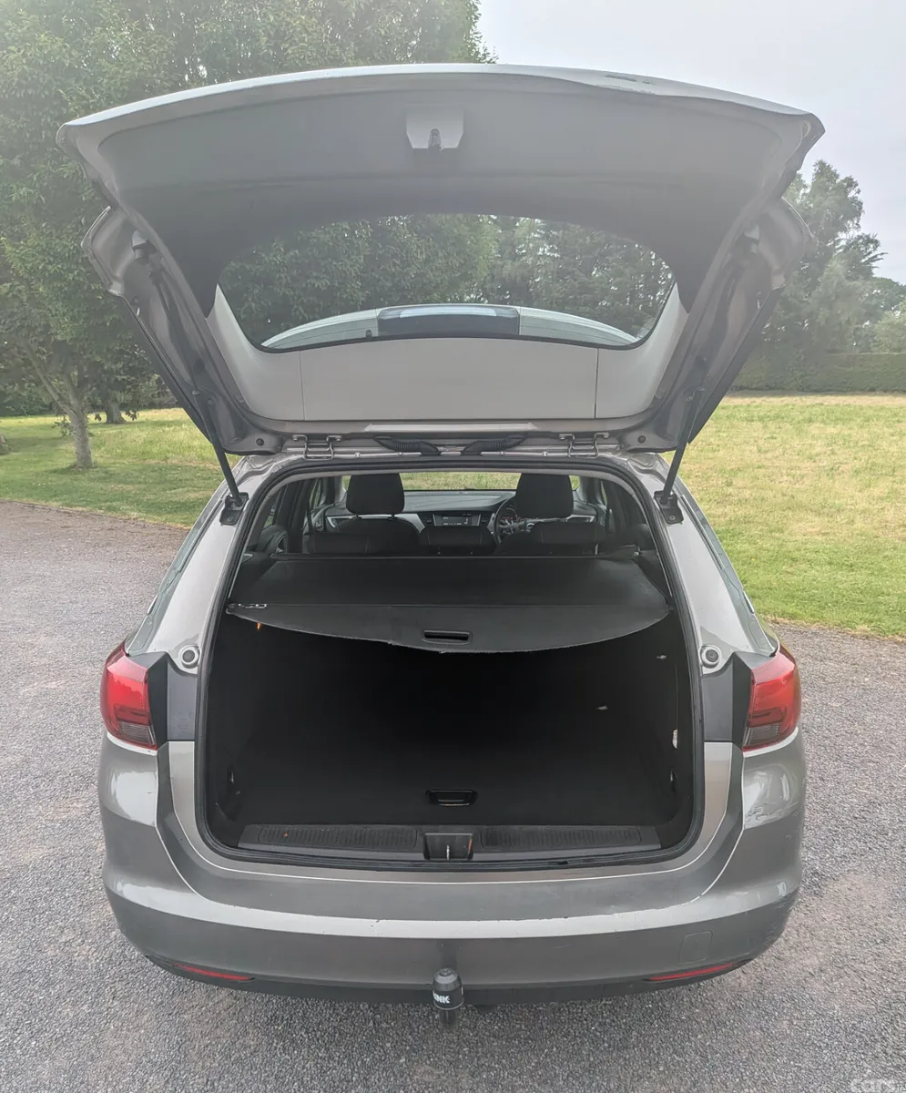 Opel Astra Estate, Diesel, 2017, Brown