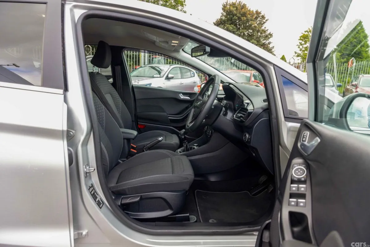 Ford Fiesta Hatchback, Petrol, 2021, Grey