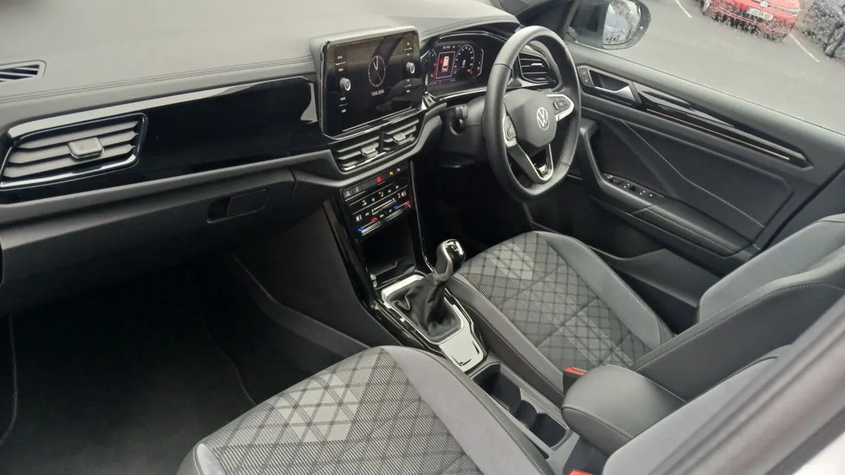 Volkswagen T-Roc SUV, Diesel, 2024, White