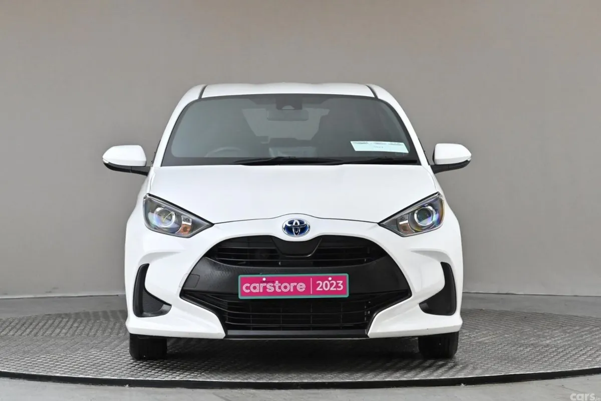 Toyota Yaris Hatchback, Petrol Hybrid, 2023, White