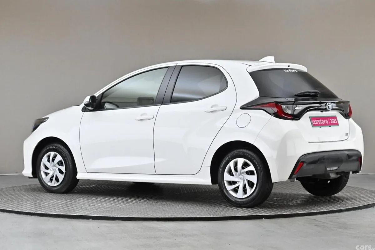 Toyota Yaris Hatchback, Petrol Hybrid, 2023, White