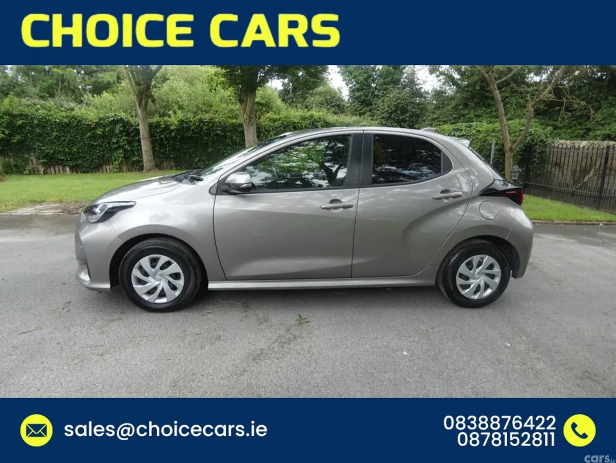 Toyota Yaris Hatchback, Petrol Hybrid, 2021, Bronze