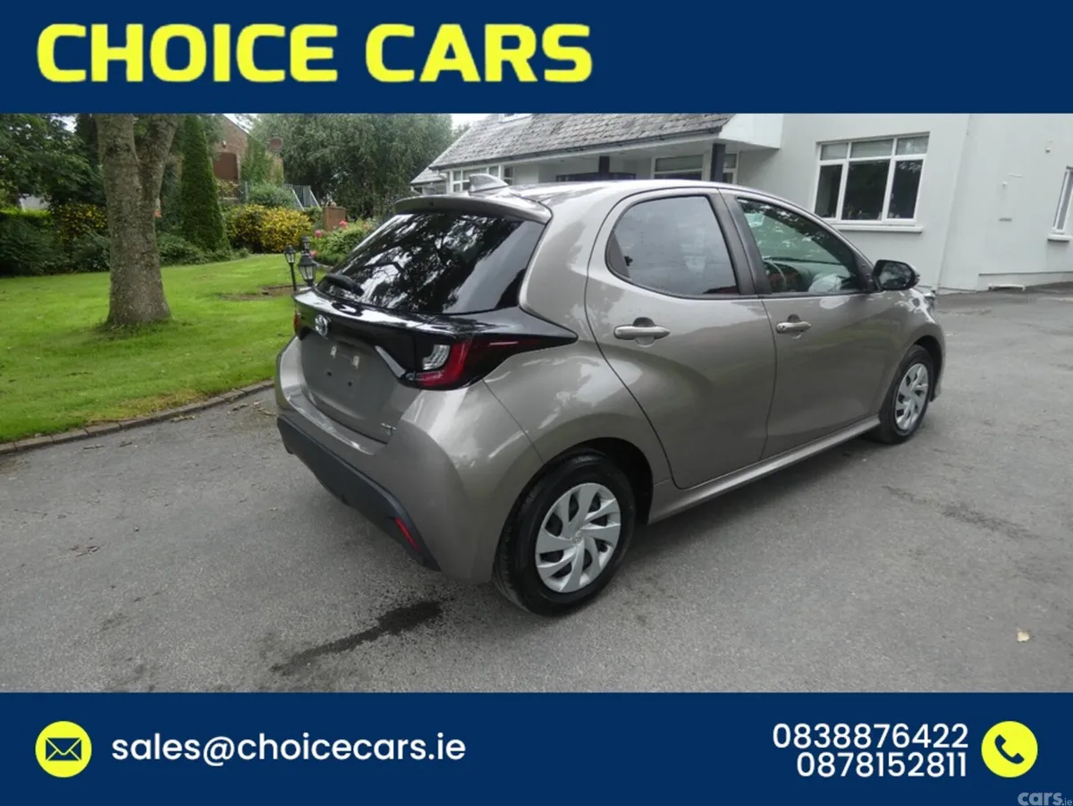 Toyota Yaris Hatchback, Petrol Hybrid, 2021, Bronze