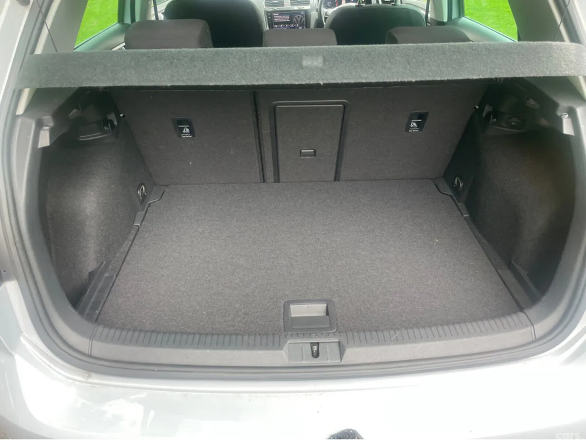 Volkswagen Golf Hatchback, Petrol, 2019, Silver