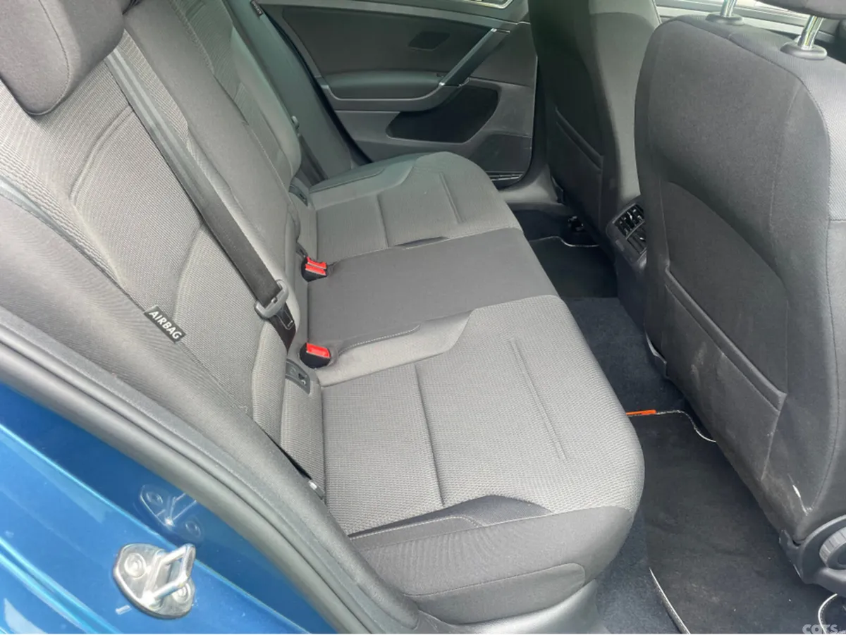 Volkswagen Golf Hatchback, Petrol, 2017, Blue
