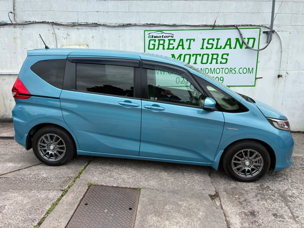 Honda Freed MPV, Petrol Hybrid, 2019, Blue