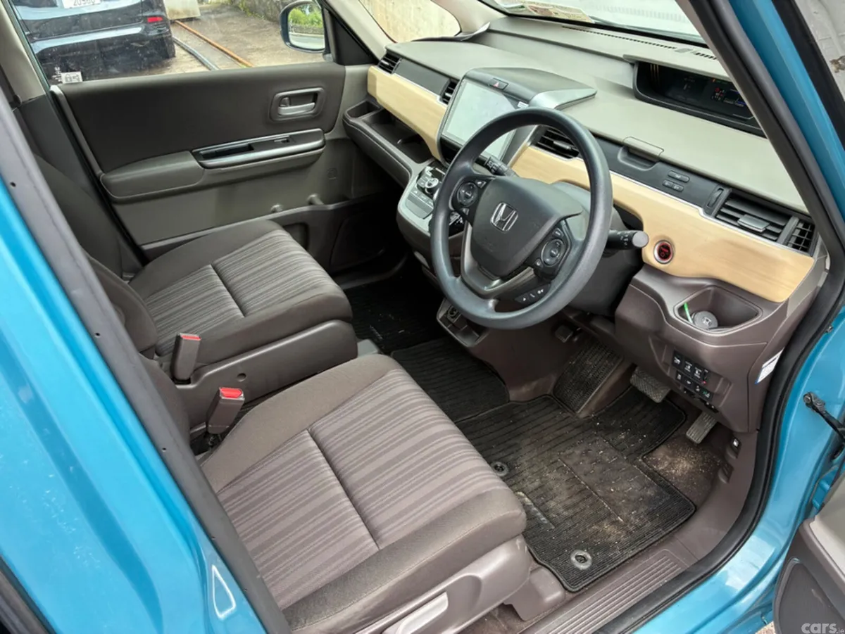 Honda Freed MPV, Petrol Hybrid, 2019, Blue