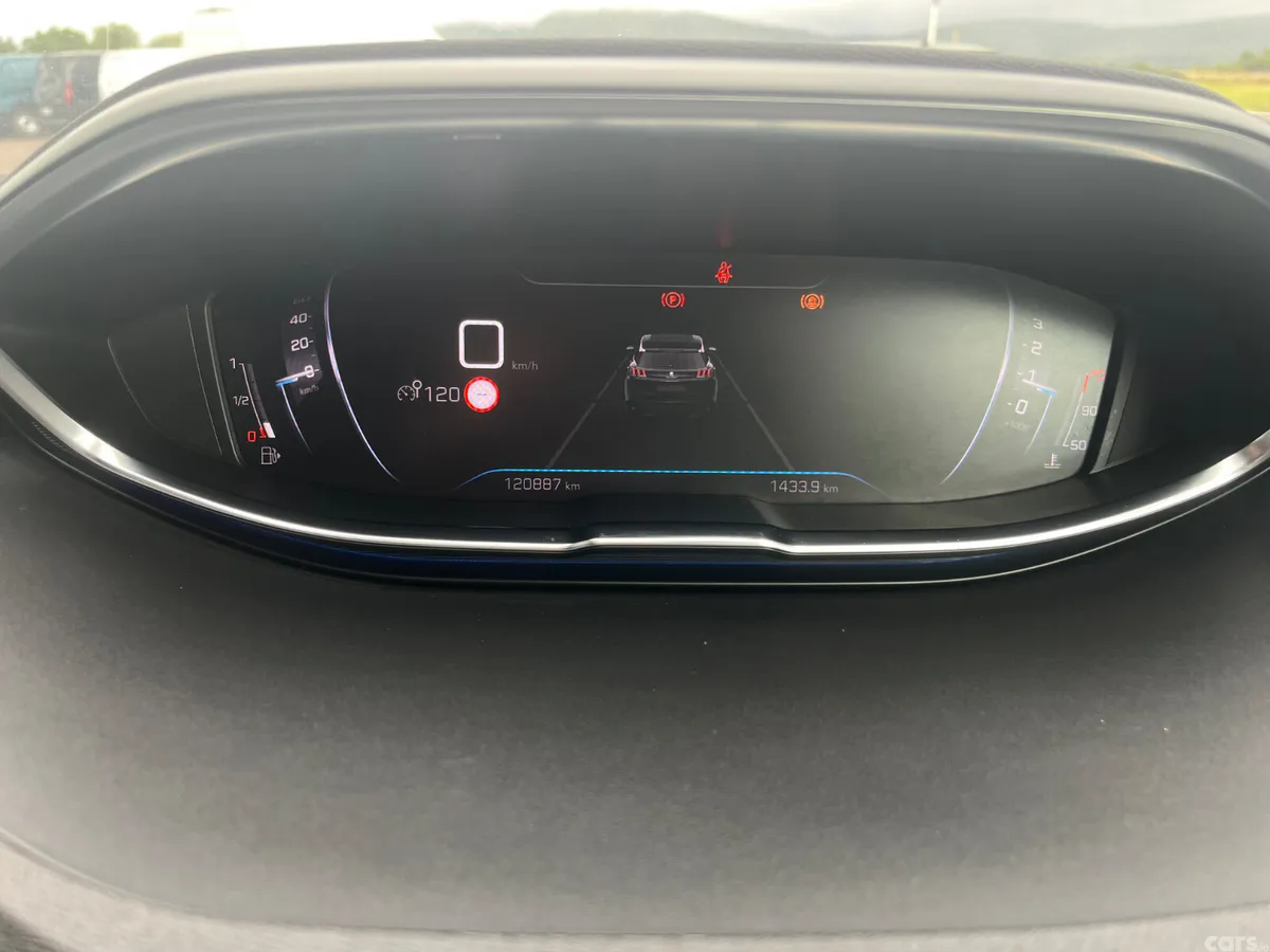 Peugeot 3008 MPV, Diesel, 2021, Red