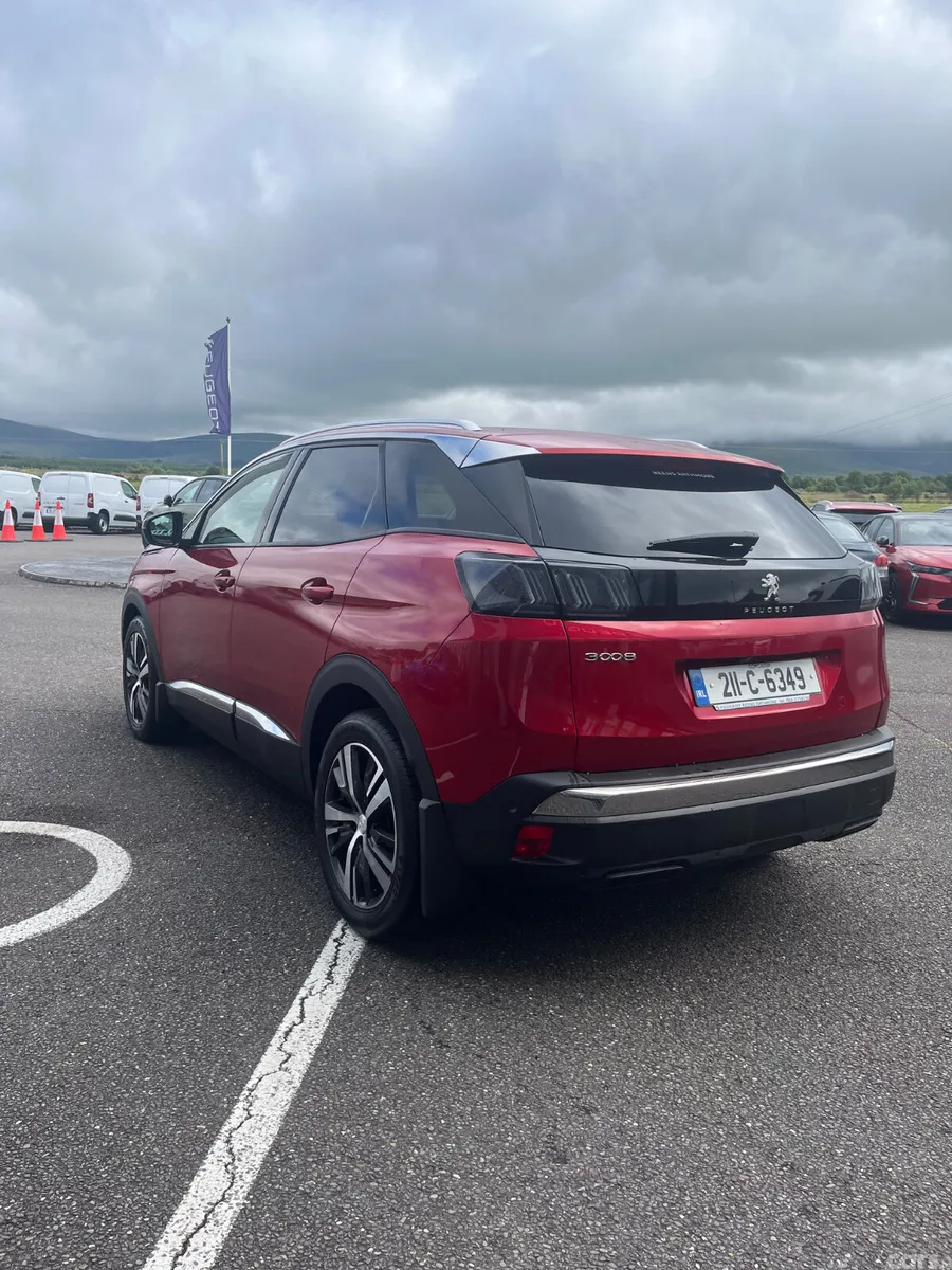 Peugeot 3008 MPV, Diesel, 2021, Red