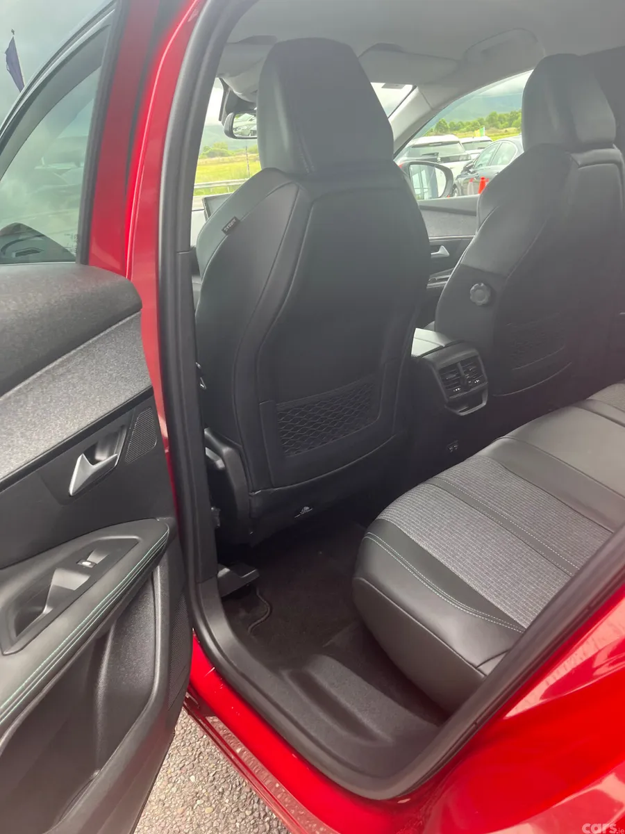 Peugeot 3008 MPV, Diesel, 2021, Red