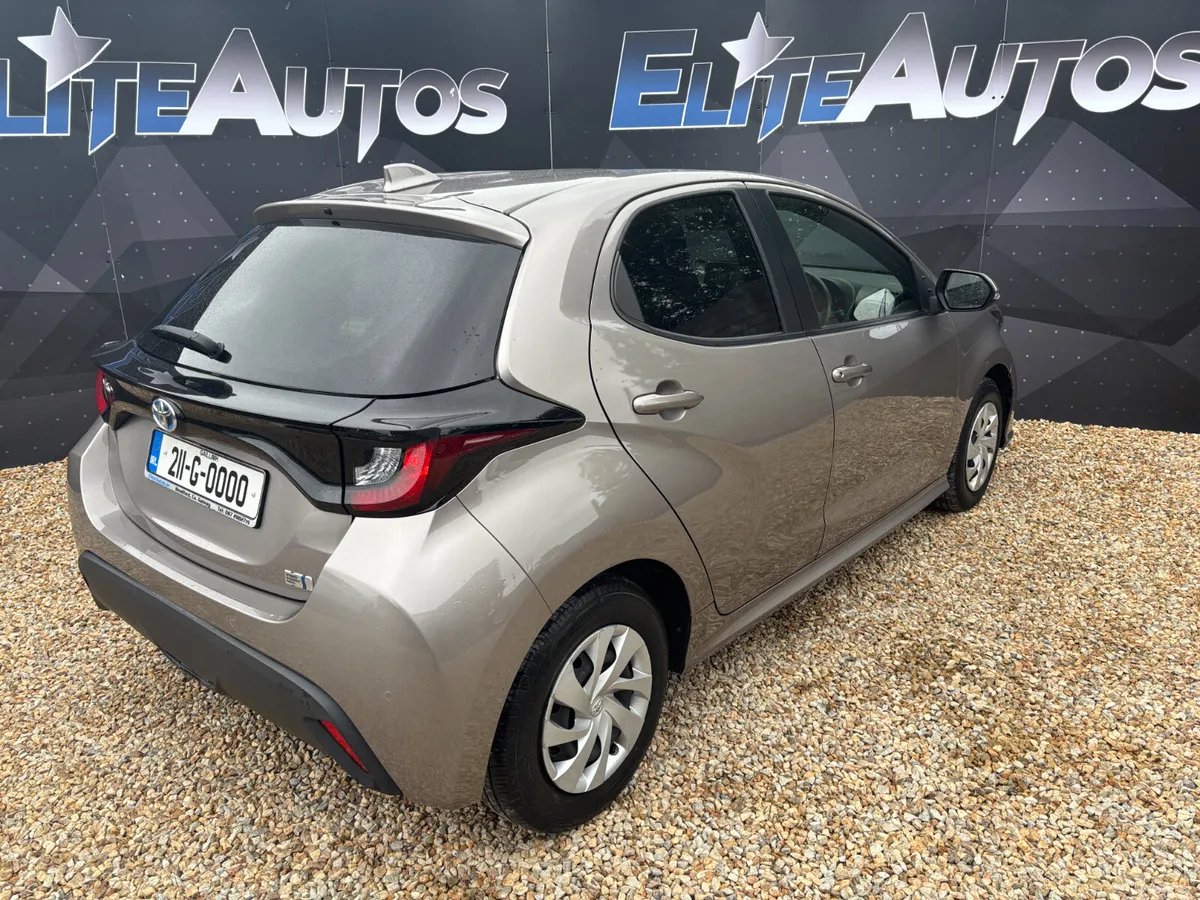 Toyota Yaris Hatchback, Petrol Hybrid, 2021, Grey