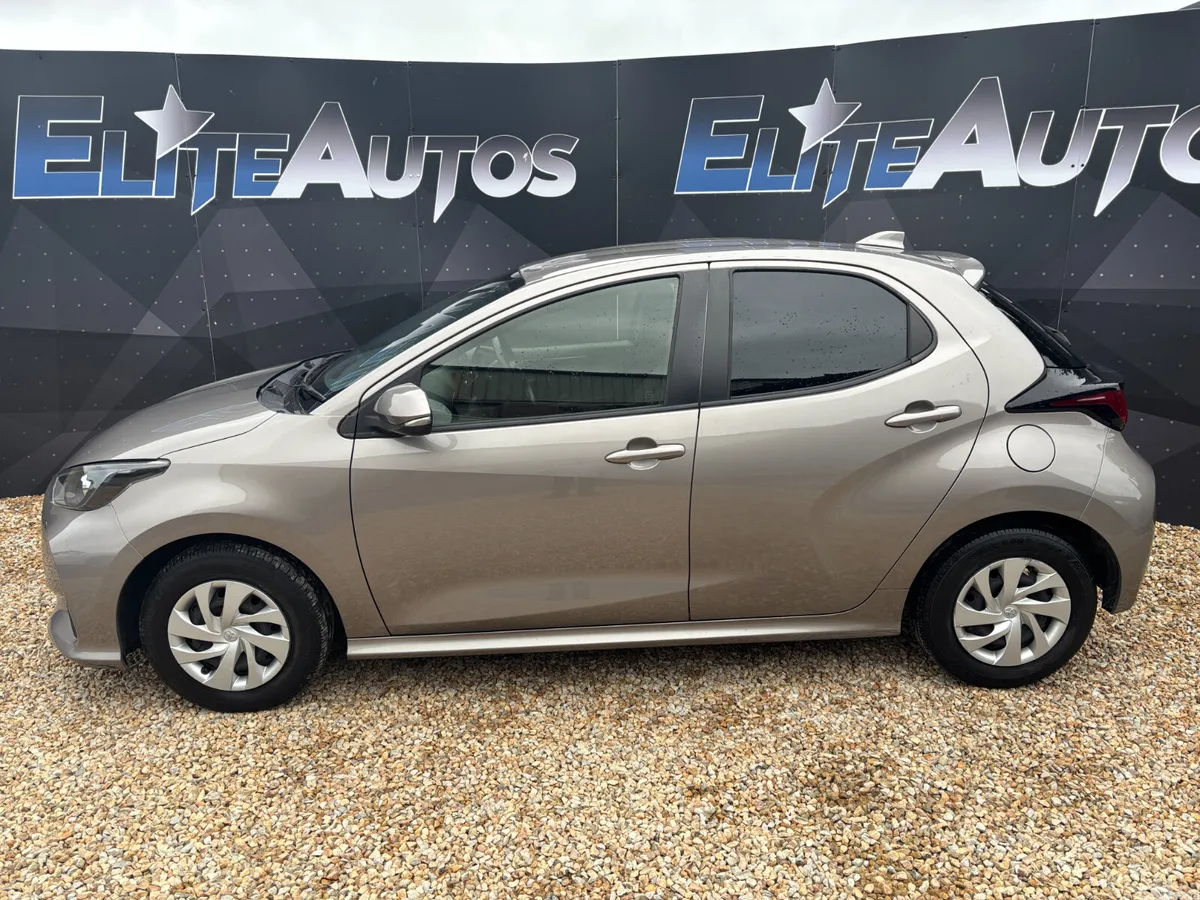 Toyota Yaris Hatchback, Petrol Hybrid, 2021, Grey