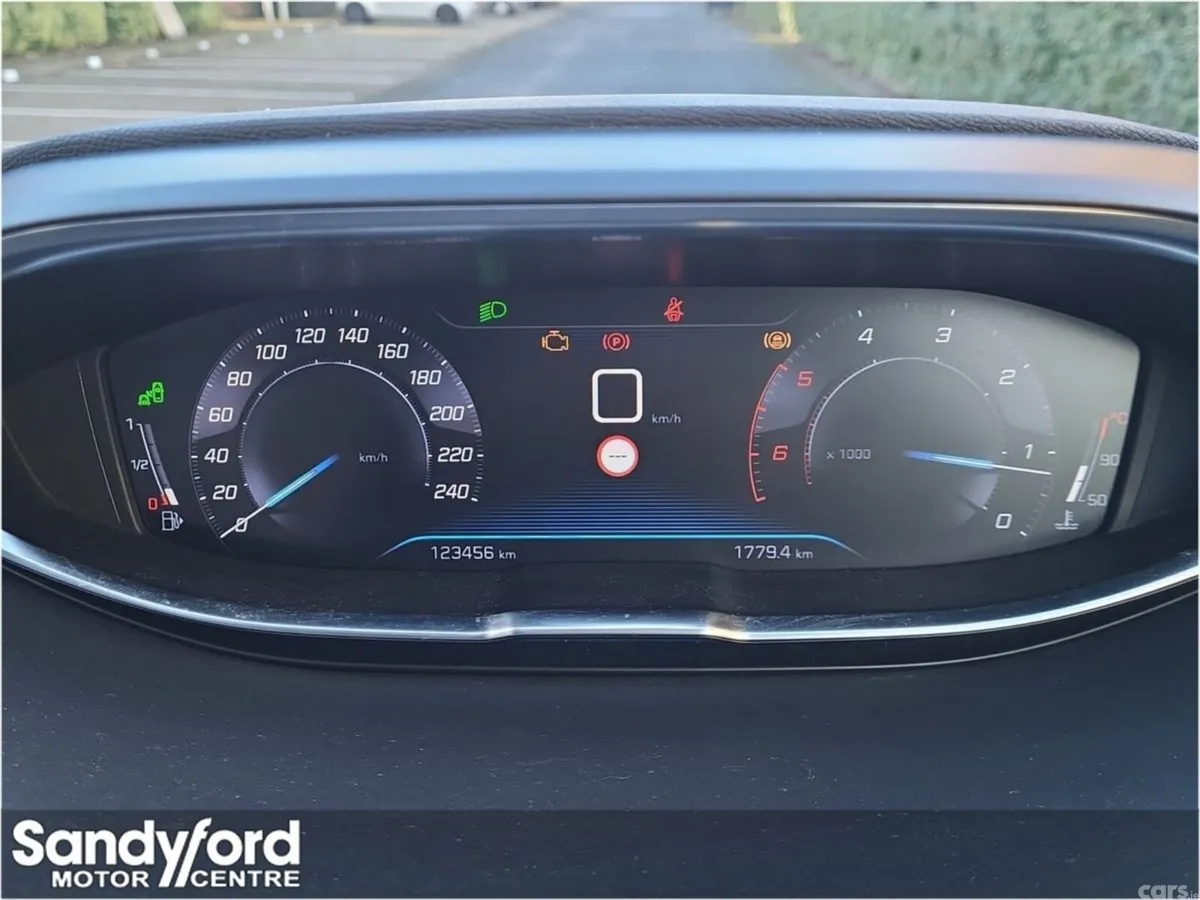 Peugeot 5008 SUV, Diesel, 2019, White