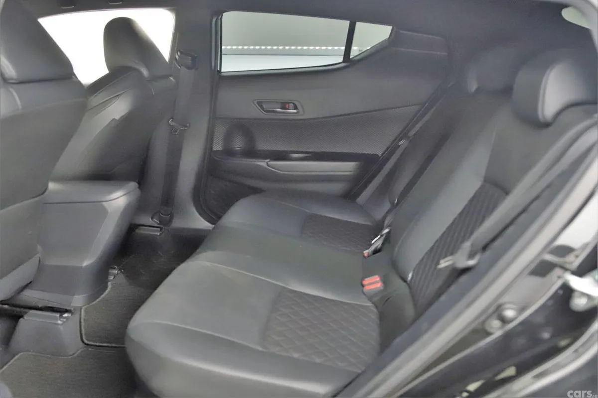 Toyota C-HR SUV, Petrol Hybrid, 2021, Grey