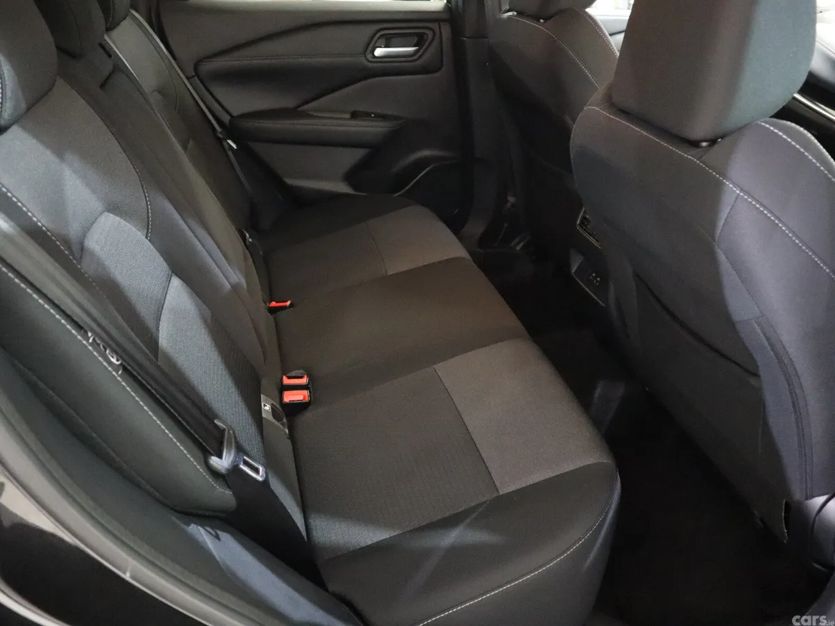 Nissan Qashqai MPV, Petrol, 2024, Black