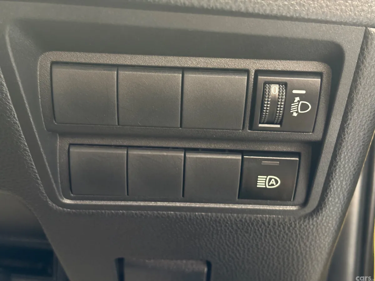 Toyota Yaris Cross Estate, Petrol Hybrid, 2022, Gold