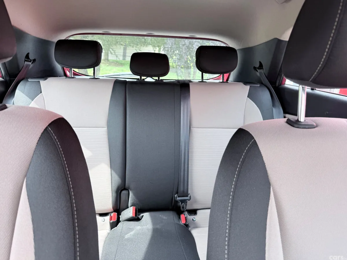Hyundai i20 Hatchback, Petrol, 2015, Red