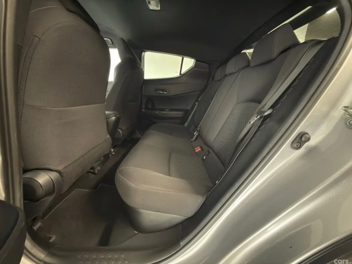 Toyota C-HR SUV, Petrol Hybrid, 2023, Silver
