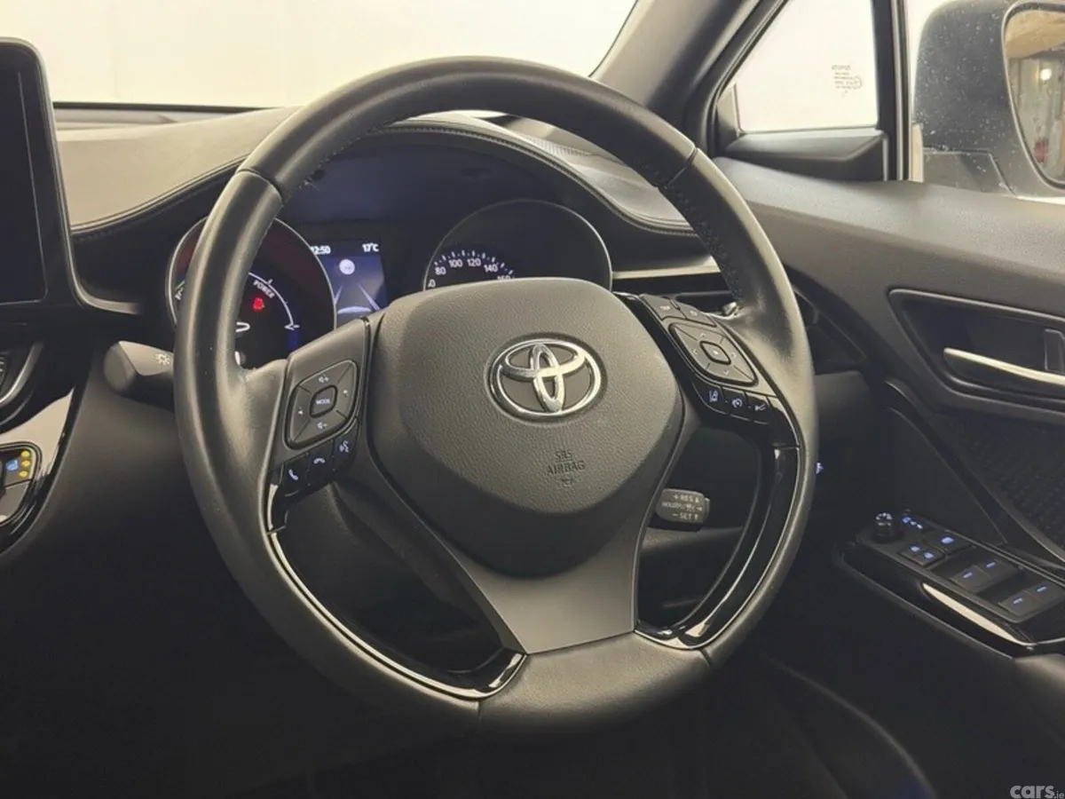 Toyota C-HR SUV, Petrol Hybrid, 2023, Silver