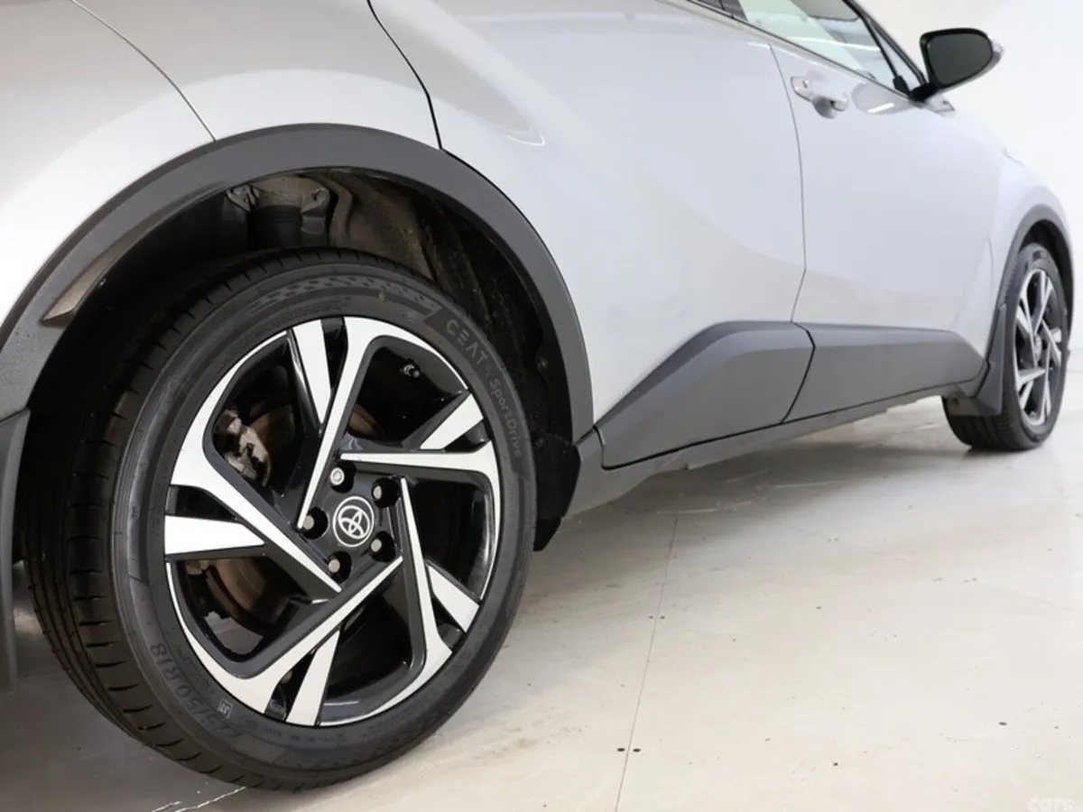 Toyota C-HR SUV, Petrol Hybrid, 2023, Silver