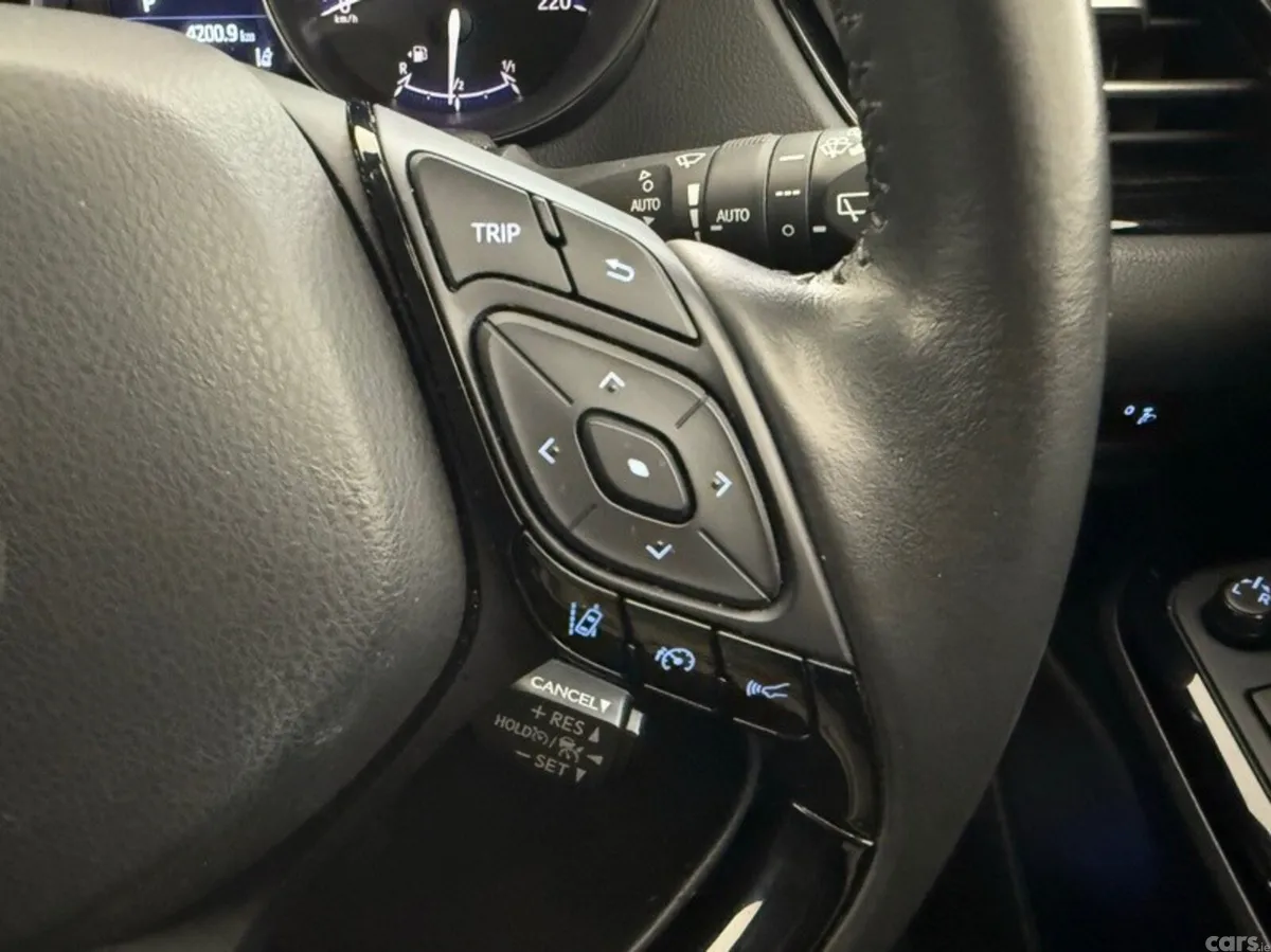 Toyota C-HR SUV, Petrol Hybrid, 2023, Silver